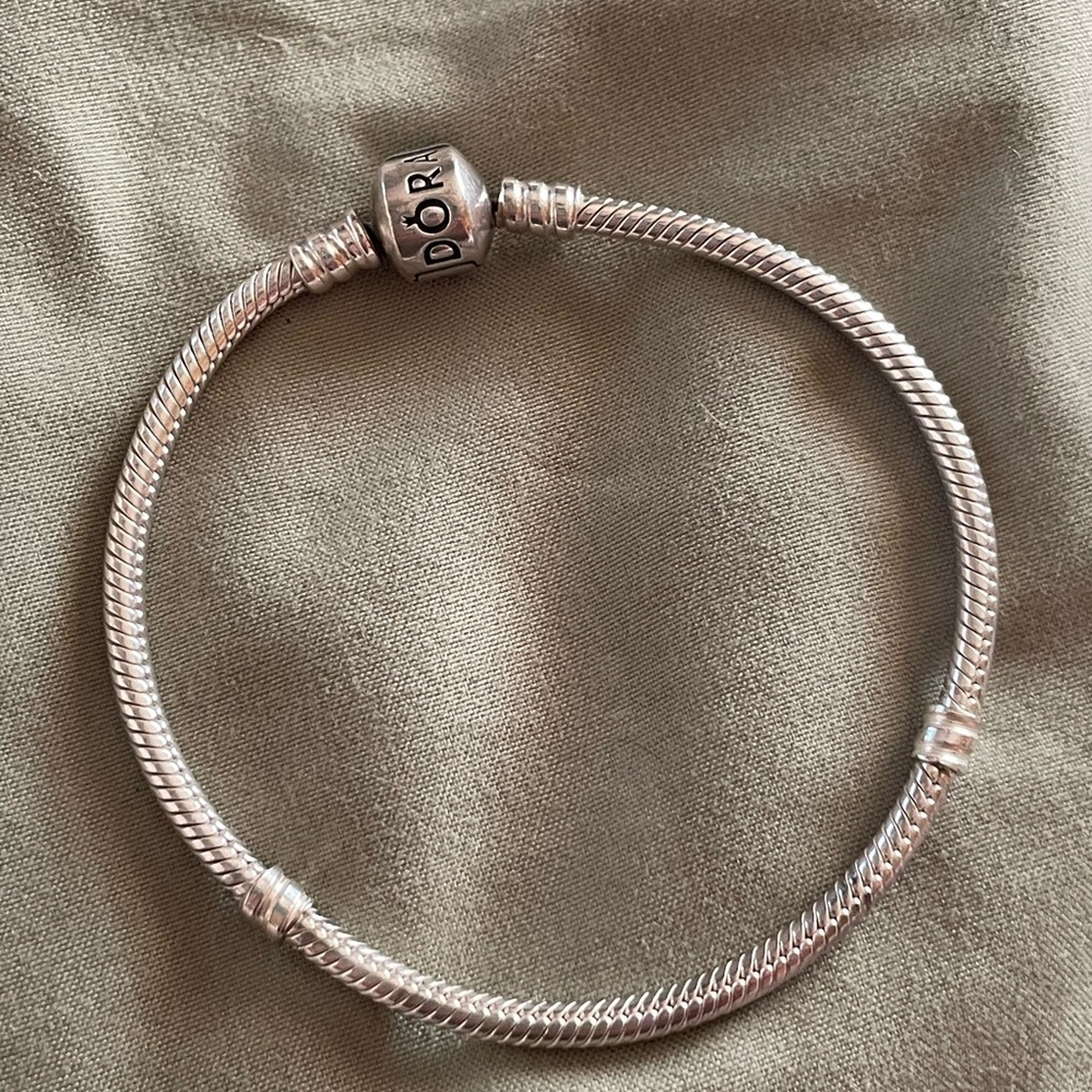 Pandora boxed sterling silver moments bracelet